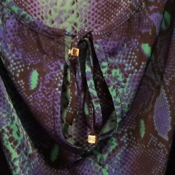 Liz Claiborne • Exotic Print Blouse Top with Elastic Waist • 3/4 Sleeves • 2X - Picture 6 of 9